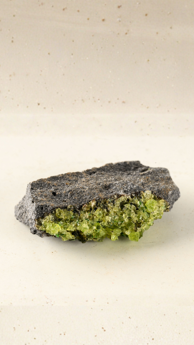 Schema  Peridot: Significance, origins and benefits