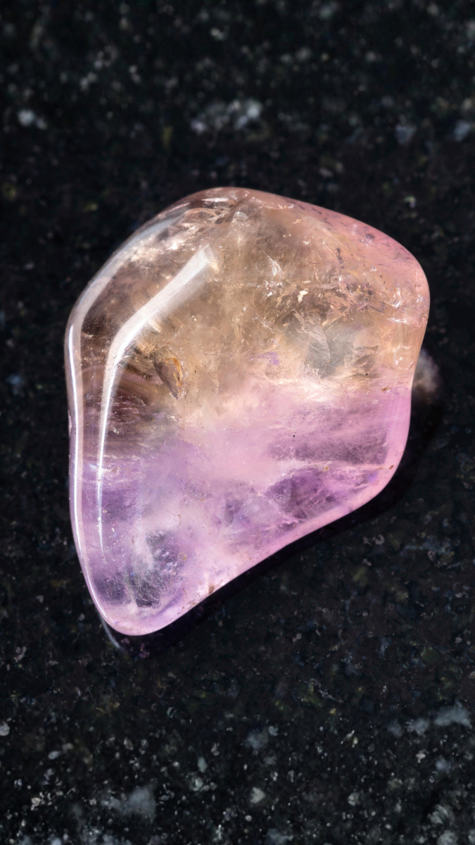 Schema Ametrine: meanings and benefits of this two-tone stone Schema Ametrine: meanings and benefits of this two-tone stone