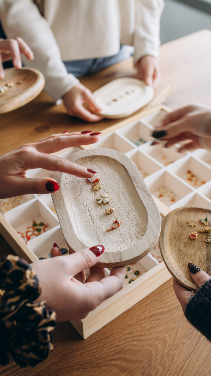 Schema  Which cities are the most creative at Christmas?