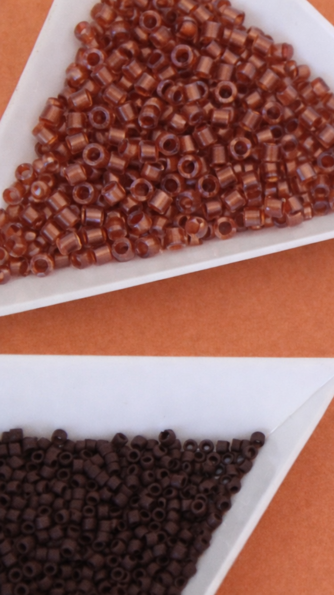 Schema  Trendy color: brown Miyuki Delica beads