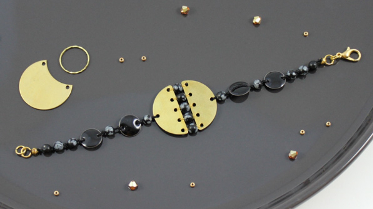 bracelet avec des perles obsidienne flocon de neige