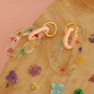 boucles d'oreilles r&eacute;sine peach fuzz