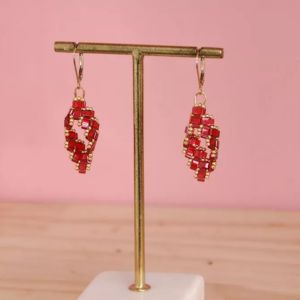 boucles d'oreilles pendantes