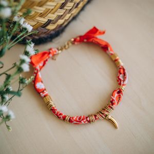 Collier bandana orange et perles travaillées
