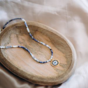 Collier en Lapis Lazuli et pendentif porte-bonheur