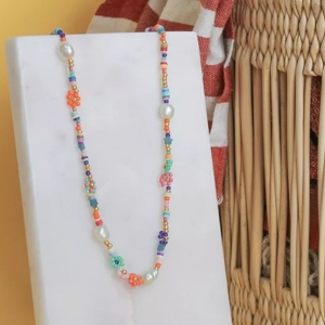 collier fleurs de rocailles