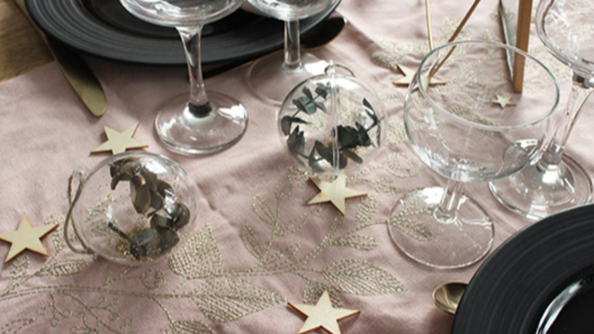 Schema  DIY Nature Christmas ball with eucalyptus