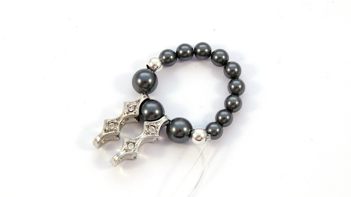 3-row elastic ring with pearly pearls : Step 2