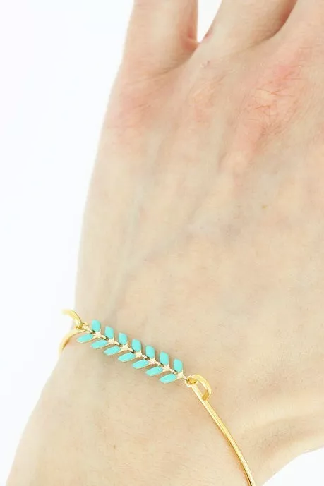 Schema  Bracelet and ring set Chain of finials and necklace to decorate