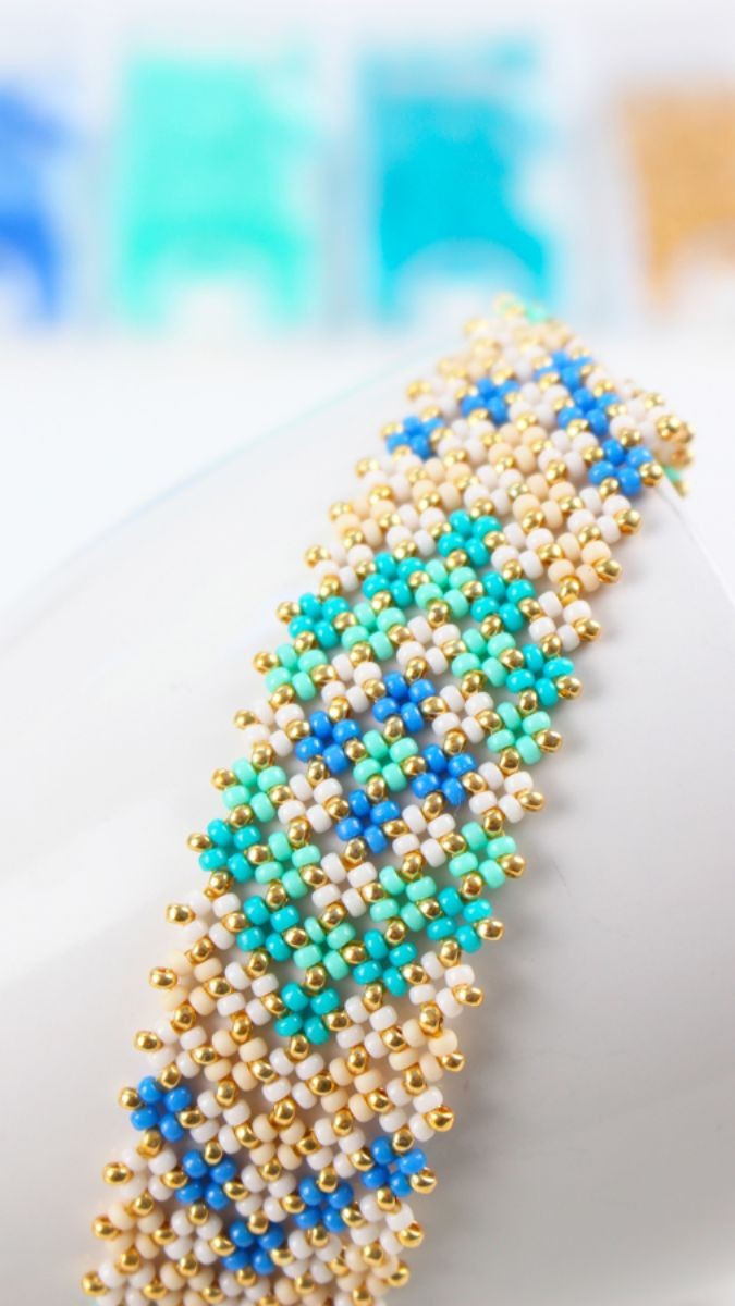 Schema Turquoise and cream seed bracelet Miyuki 11/0 Pondo Stitch technique Schema Turquoise and cream seed bracelet Miyuki 11/0 Pondo Stitch technique