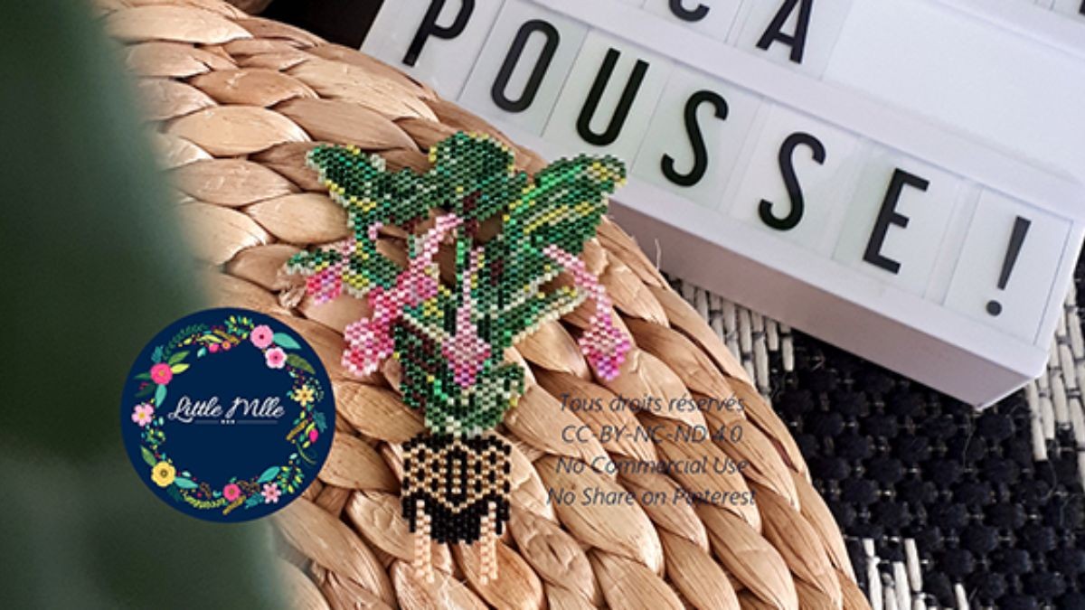 Weaving grid Brick Stitch green plant Medinillia Magnifica Miyuki Delicas 11/0