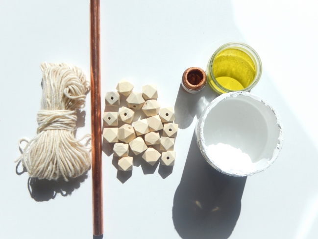 Paper towel roll hanger wooden beads : Step 1