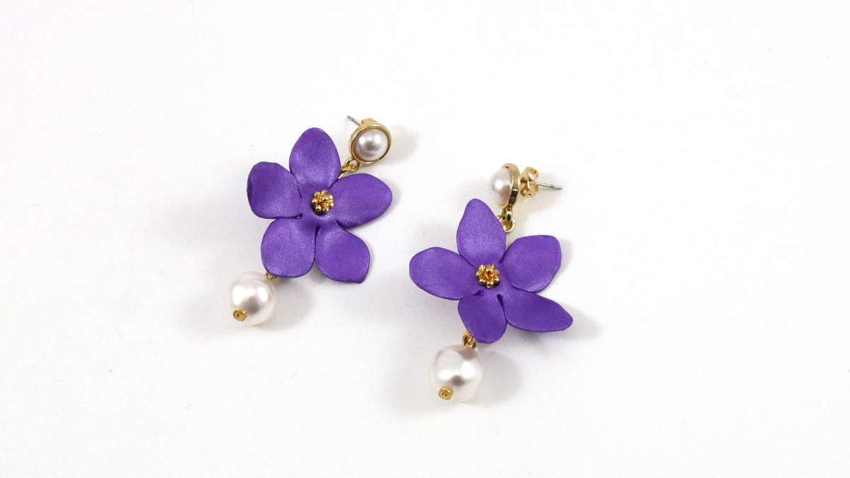 Flower Earrings in Metallic Cernit : Step 7