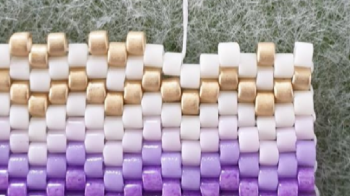 Peyote weave bracelet with Miyuki Delicas 11/0 pearls with PureCrystal Crystal Mesh Strass insert : Step 2