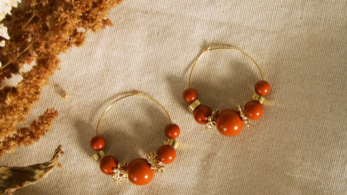 DIY Creole earrings fancy with resin beads