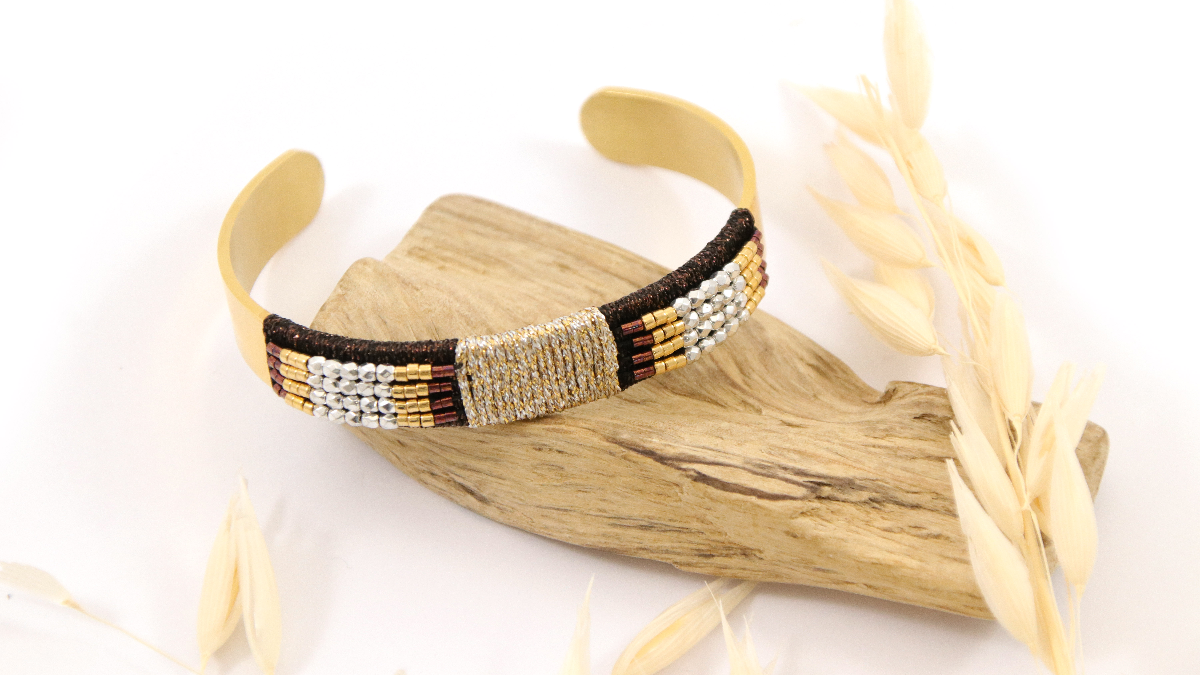 Schema Bracelet chic Miyuki beads and shiny stainless steel golden threads Schema Bracelet chic Miyuki beads and shiny stainless steel golden threads