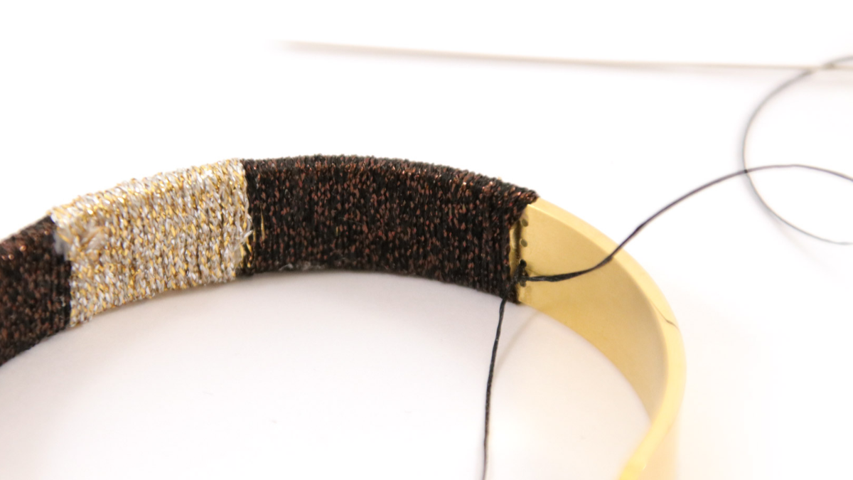 Bracelet chic Miyuki beads and shiny stainless steel golden threads : Step 4 Bracelet chic Miyuki beads and shiny stainless steel golden threads : Step 4