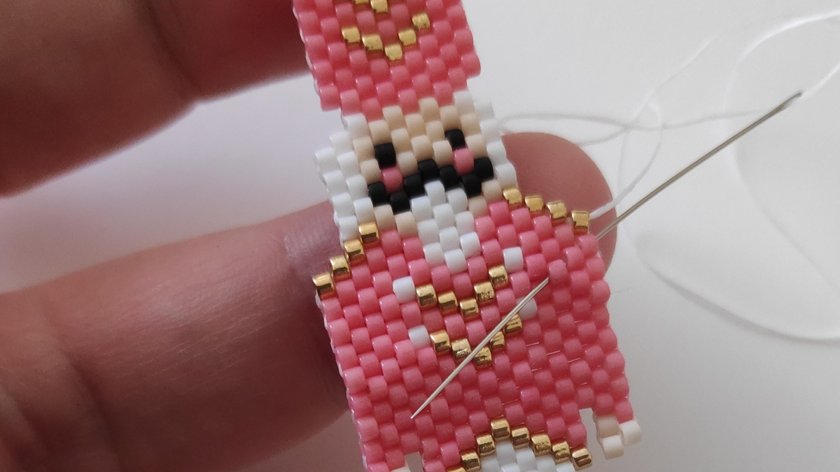 DIY weaving Christmas brickstitch pattern Nutcracker beads Miyuki Delicas : Step 4 DIY weaving Christmas brickstitch pattern Nutcracker beads Miyuki Delicas : Step 4