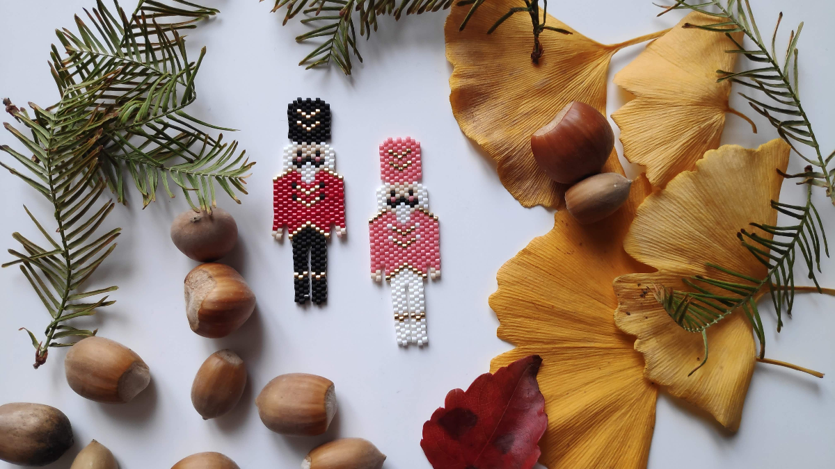 DIY weaving Christmas brickstitch pattern Nutcracker beads Miyuki Delicas : Step 5 DIY weaving Christmas brickstitch pattern Nutcracker beads Miyuki Delicas : Step 5