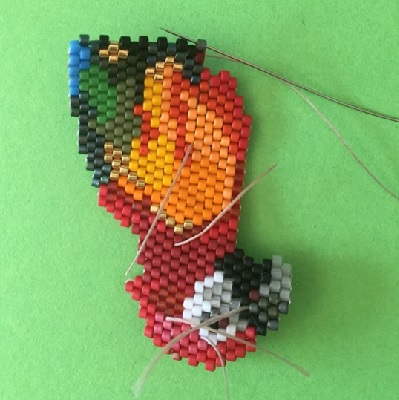 Brickstitch and Peyote Parrot : Step 7