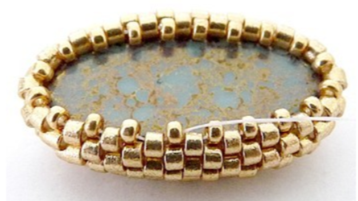 Bag accessory, angel pearl pompom with Athos pearls by Puca : Step 7