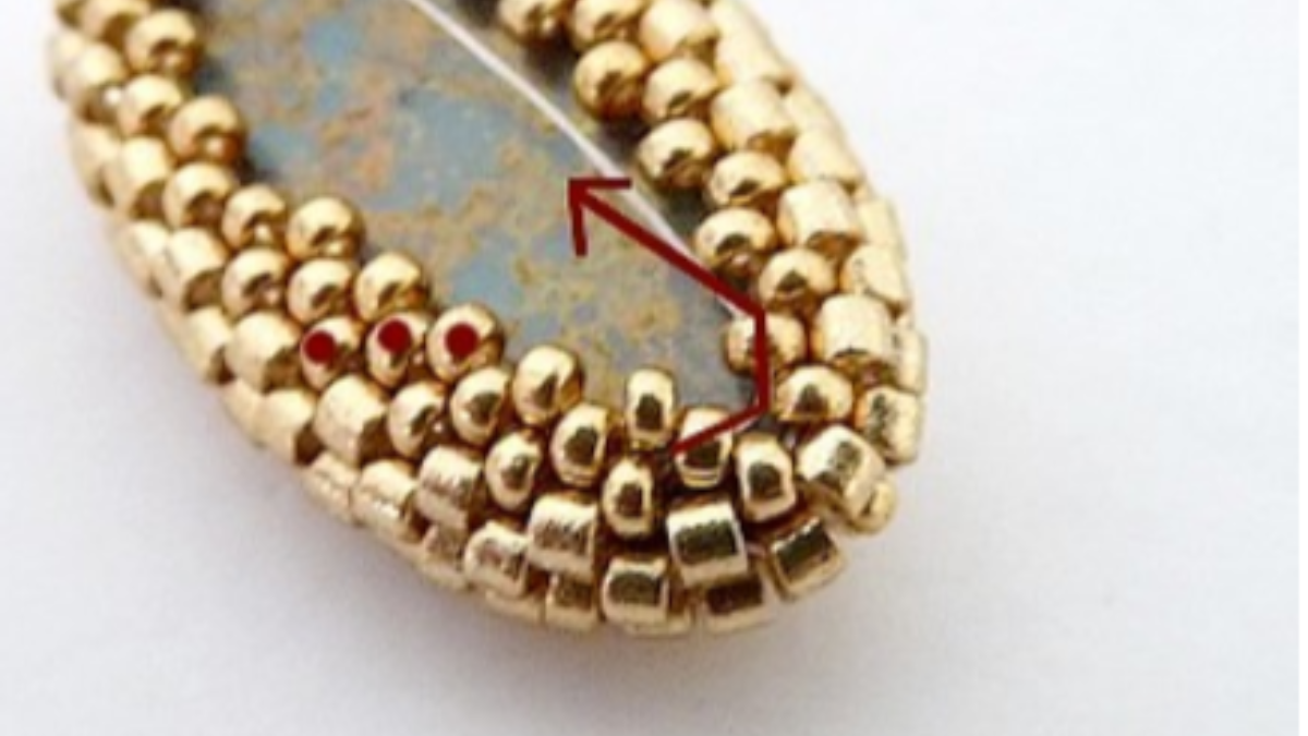 Bag accessory, angel pearl pompom with Athos pearls by Puca : Step 10