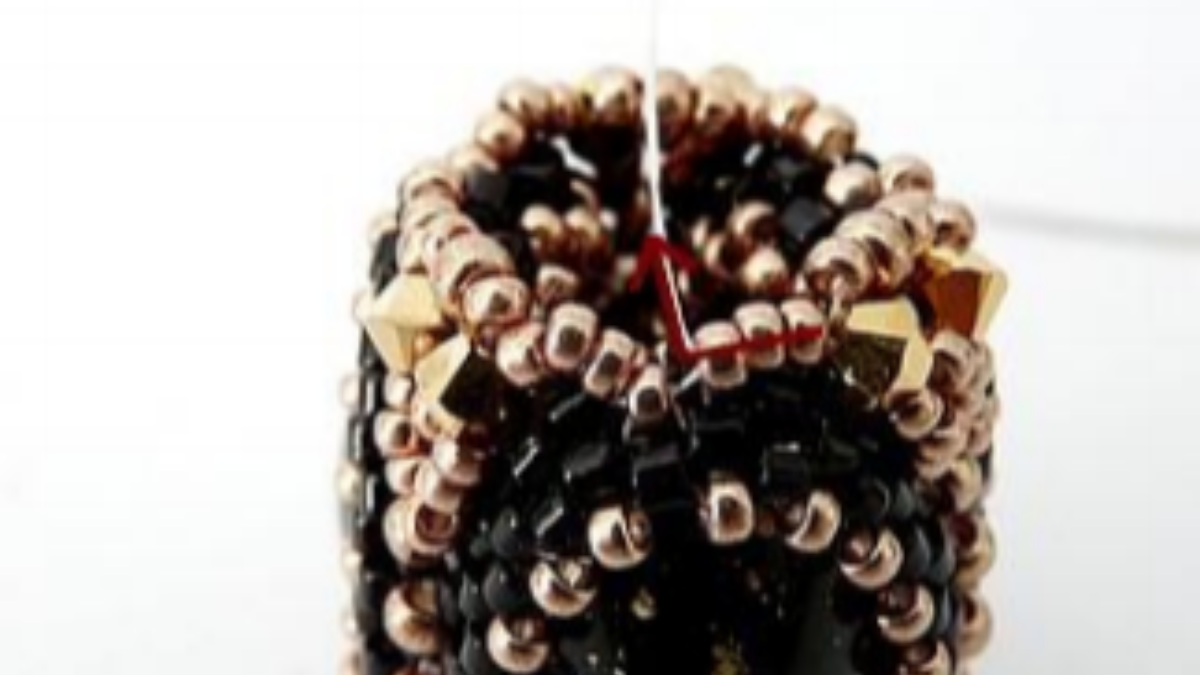 Bag accessory, angel pearl pompom with Athos pearls by Puca : Step 28