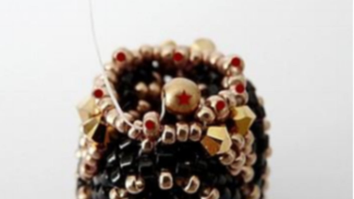 Bag accessory, angel pearl pompom with Athos pearls by Puca : Step 31