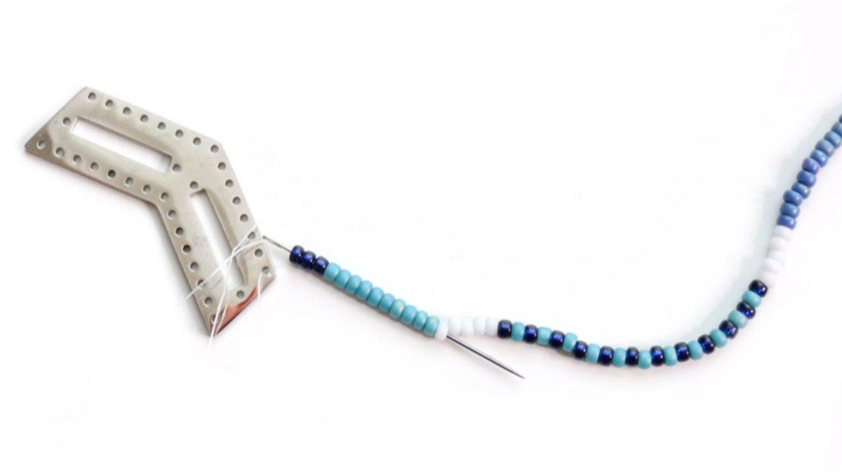 Multi strands long necklace with blue and turquoise miyuki seed beads : Step 2