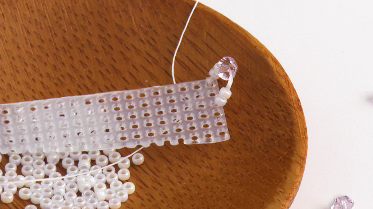 DIY Custo spoon with seed beads and crystal beads : Step 2