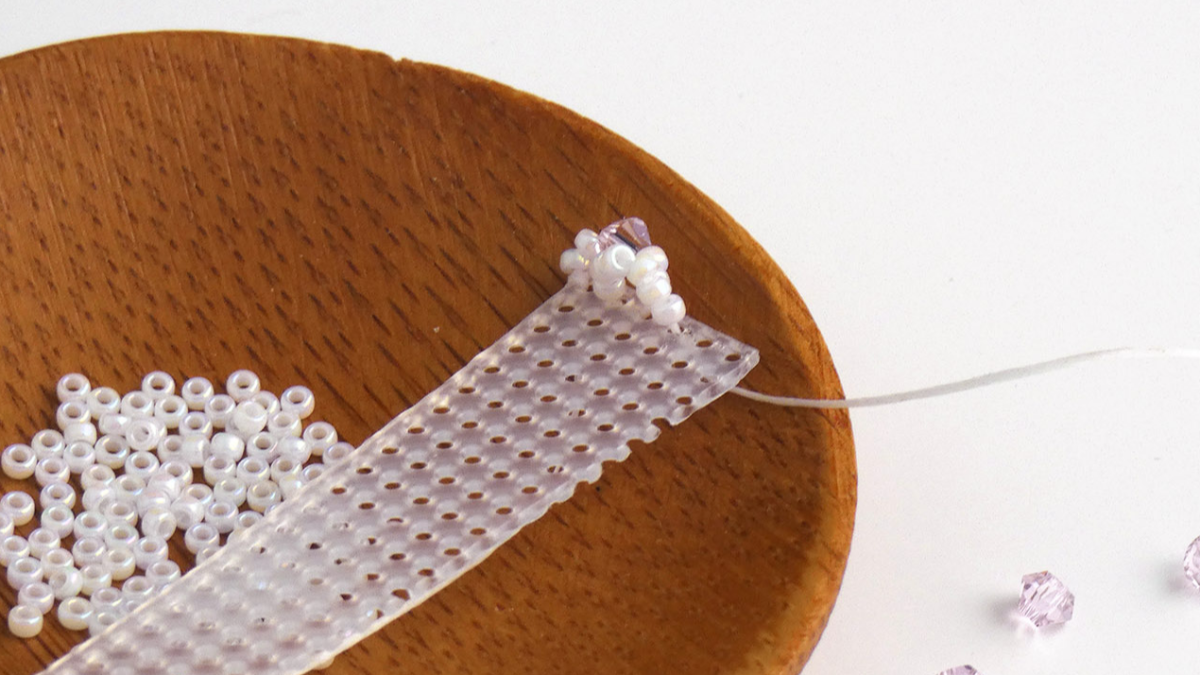 DIY Custo spoon with seed beads and crystal beads : Step 3