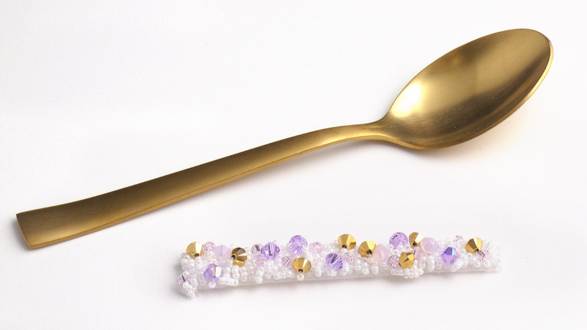 DIY Custo spoon with seed beads and crystal beads : Step 4