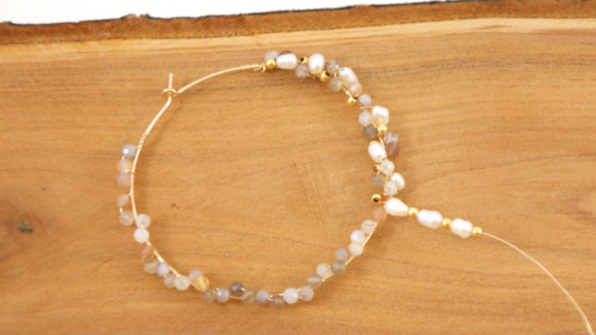 DIY Creoles in gold filled cluster effect with freshwater pearls and gemstones : Step 4