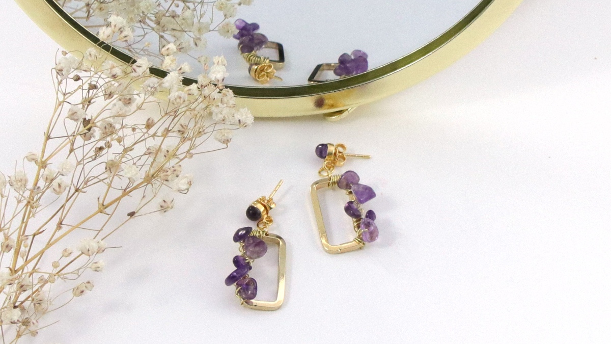 Schema  DIY dangling earrings with amethyst gemstones