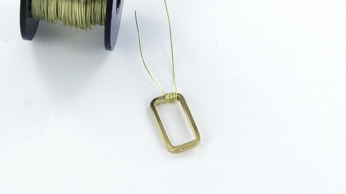 DIY dangling earrings with amethyst gemstones : Step 1