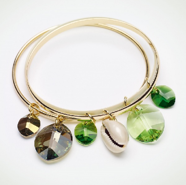 Gold bracelet with PureCrystal crystal Pure Leaf pendant and cowrie shell