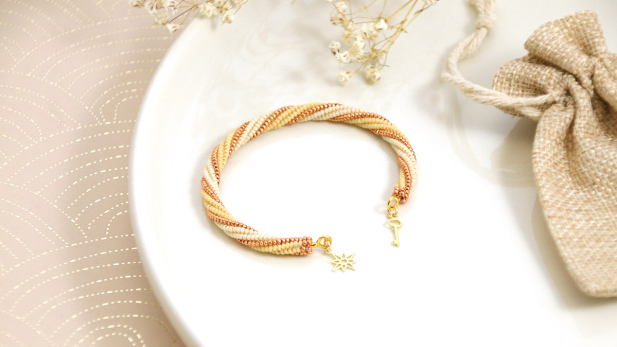 Twisted herringbone weave bracelet with Miyuki seed beads 15/0