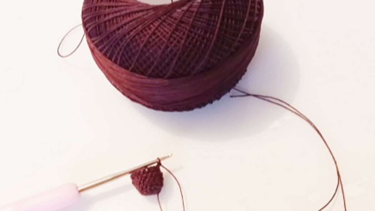 Spiral necklace with Miyuki seed beads and tight stitch crochet hook 15 : Step 2 Spiral necklace with Miyuki seed beads and tight stitch crochet hook 15 : Step 2