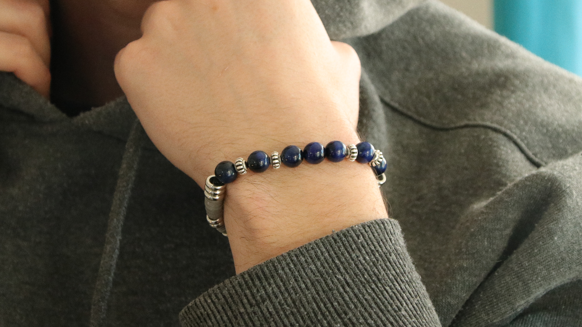 Men's elastic bracelet with blue tiger eye gemstone beads