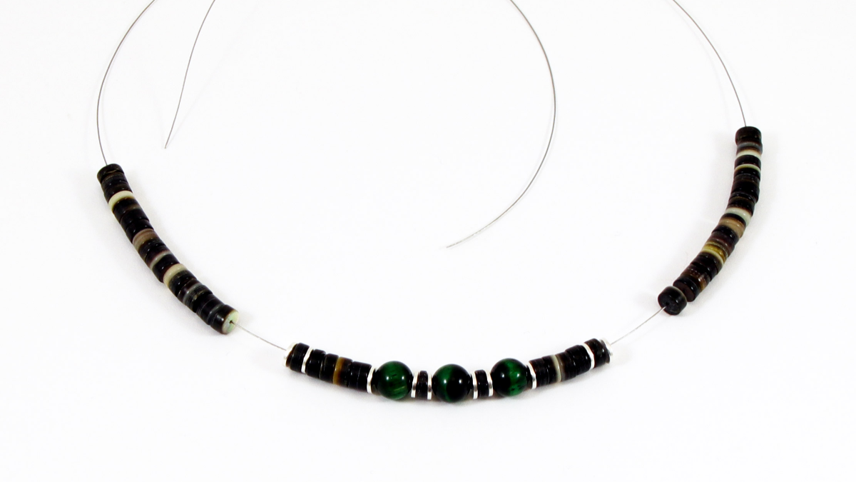 Surfer necklace for men heishis and tiger eye : Step 2