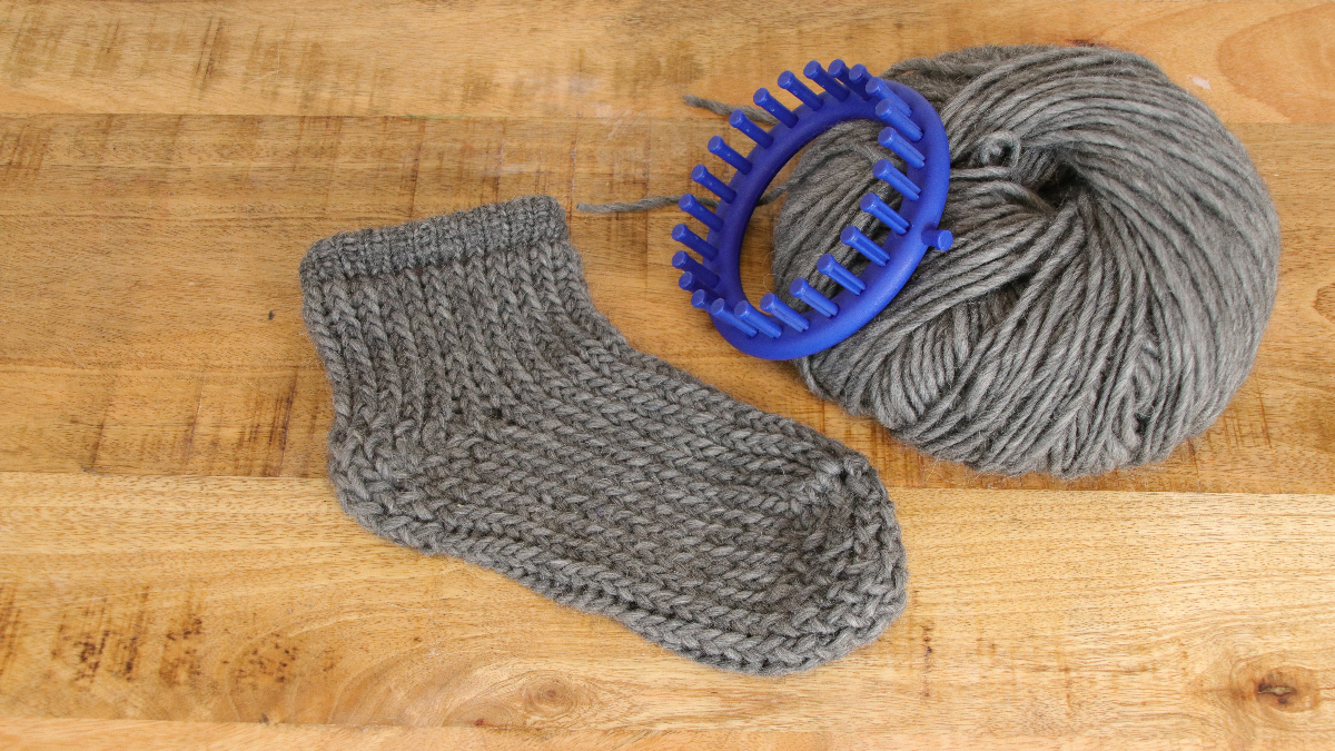 Tuto Wool Slippers with giant circular knitwear