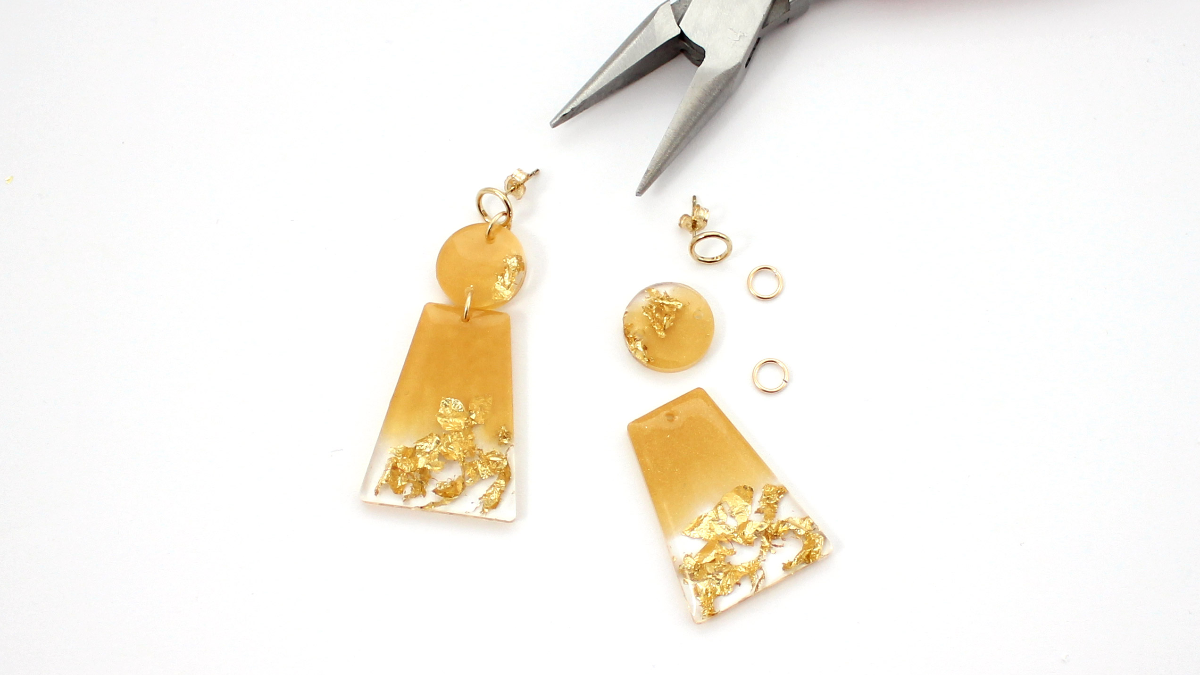 Resin gold earrings with gold leaves : Step 6 Resin gold earrings with gold leaves : Step 6