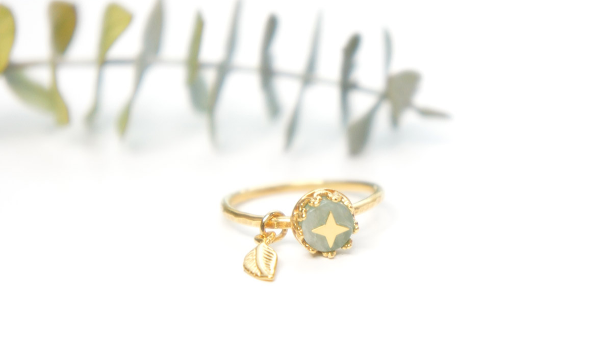 Amazonite cabochon gold-plated ring with gold star