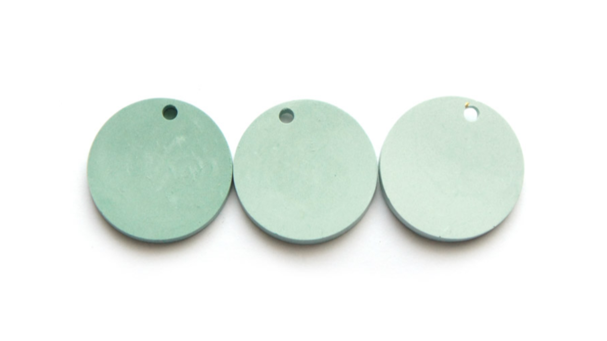 Earrings tutorial with Raysin Casting Powder imitation ceramic : Step 1