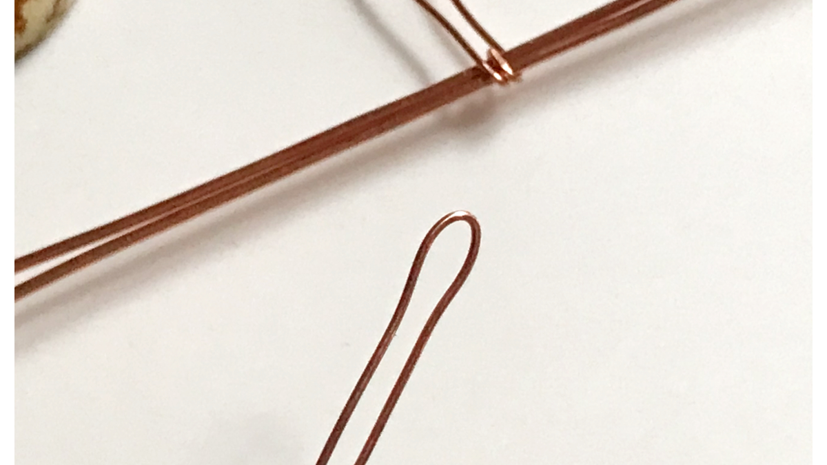 Wire wrapped pendant with gemstone cabochon and copper wire : Step 7