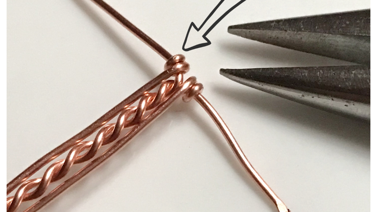 Wire wrapped pendant with gemstone cabochon and copper wire : Step 34