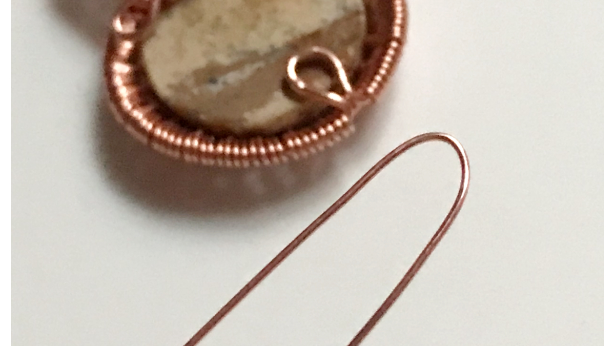 Wire wrapped pendant with gemstone cabochon and copper wire : Step 39