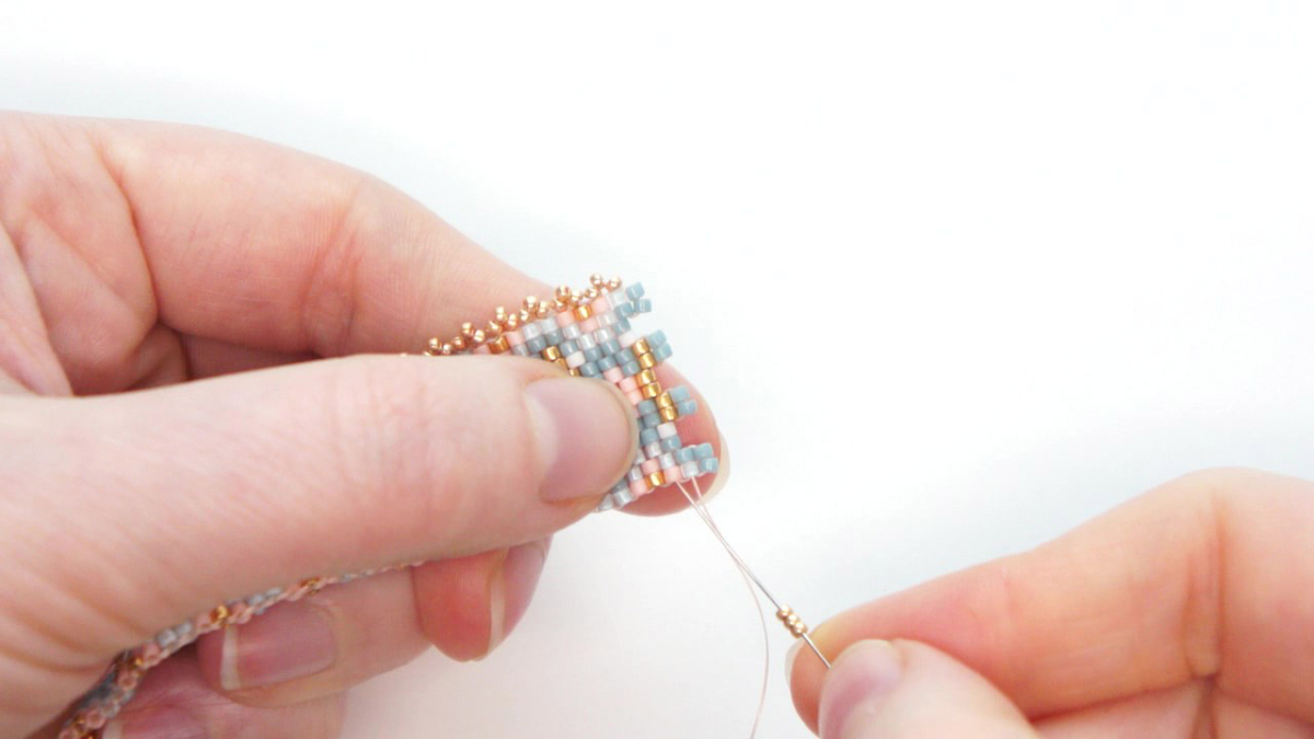 Multiranks pastel bracelet Miyuki beads Miyuki clasp Hiilos : Step 2 Multiranks pastel bracelet Miyuki beads Miyuki clasp Hiilos : Step 2