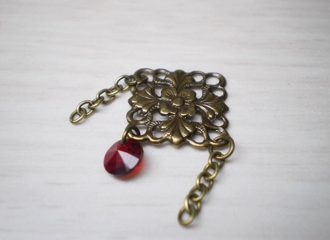 Bollywood earrings with PureCrystal siam drops and pendant : Step 2