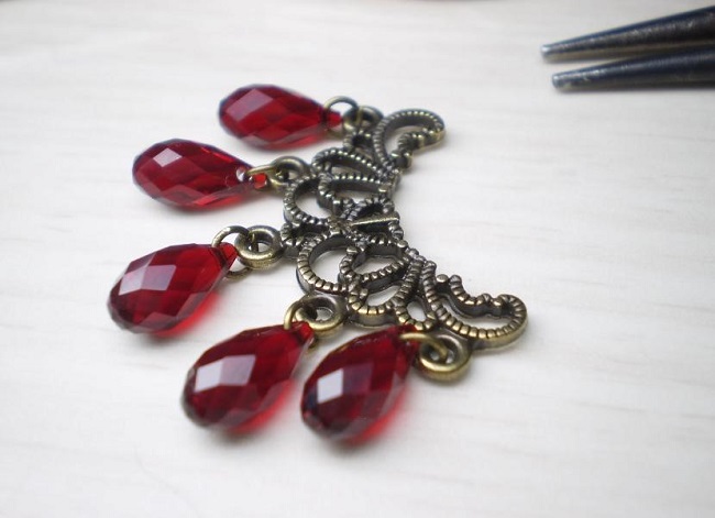 Bollywood earrings with PureCrystal siam drops and pendant : Step 3